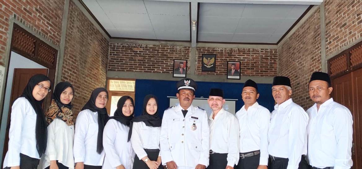 PERANGKAT DESA NAMPIREJO